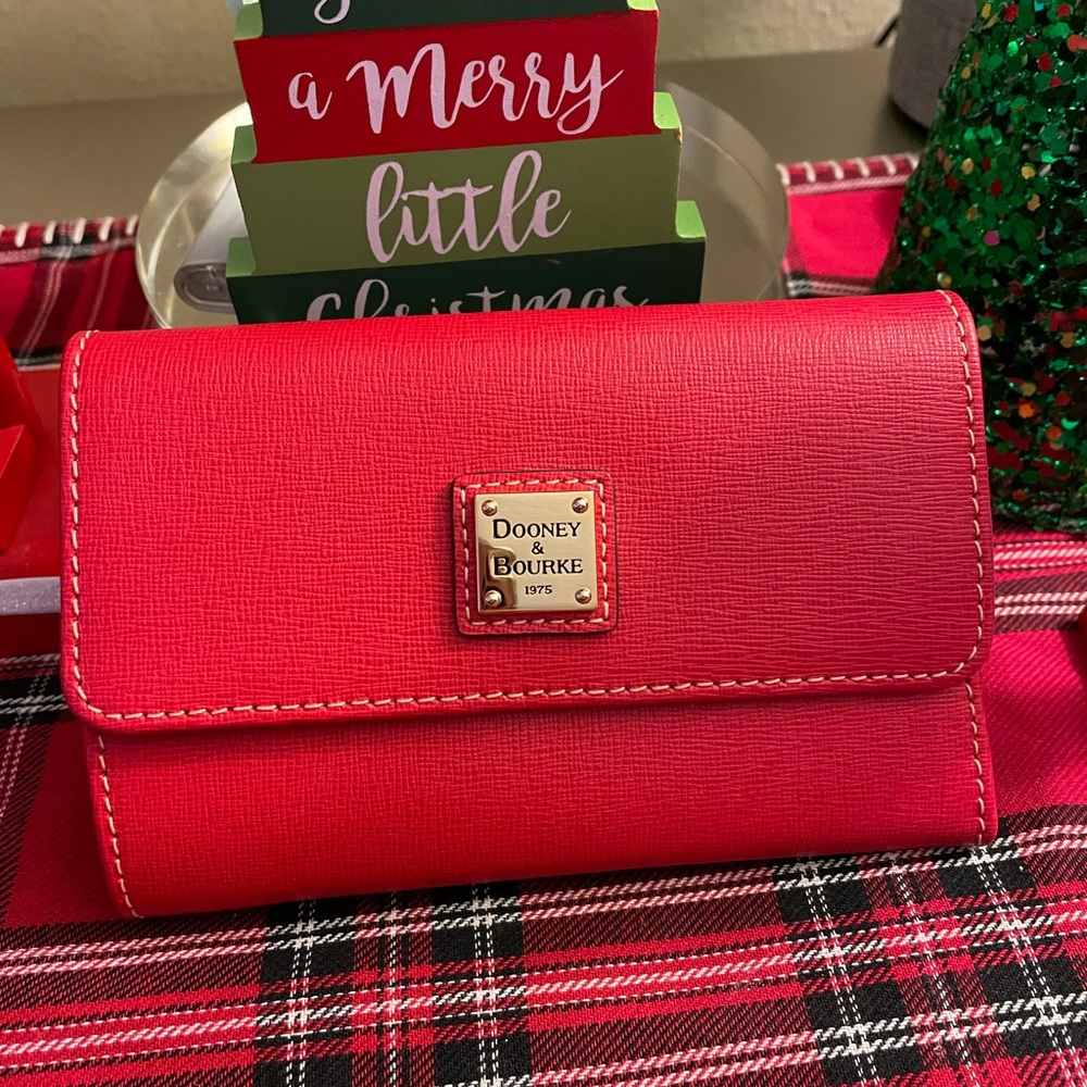 Authentic Dooney & Bourke saffiano leather wallet